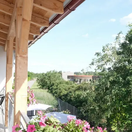 Apartmanovy Dum Na Kolonade 아파트호텔 3*