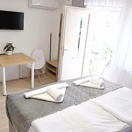 Apartmanovy Dum Na Kolonade Aparthotel