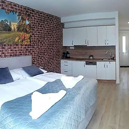 Aparthotel Apartmanovy Dum Na Kolonade 3*