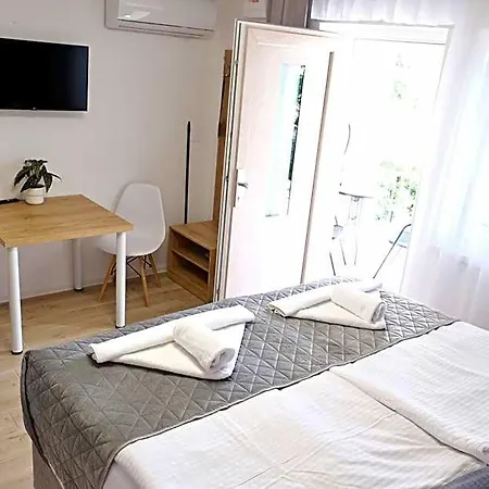 Aparthotel Apartmanovy Dum Na Kolonade
