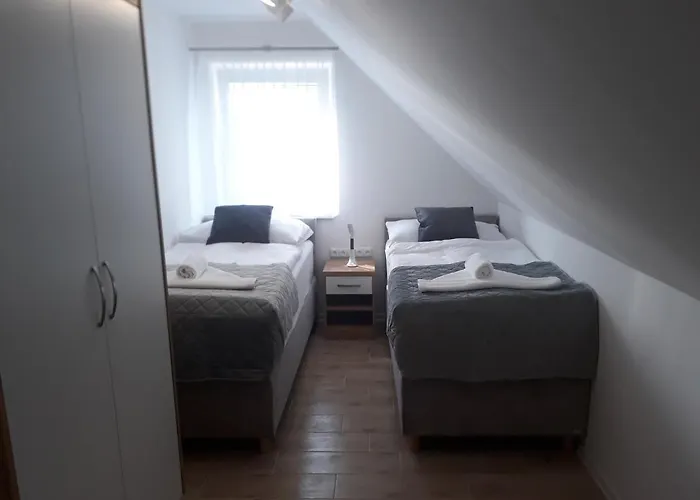 Apartmanovy Dum Na Kolonade 3* 雷德尼斯